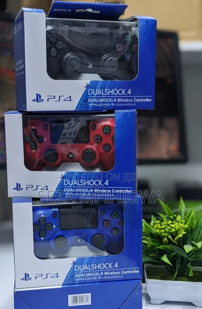 Sony PlayStation 4 DualShock 4 Wireless Controller (PS4 Controller)