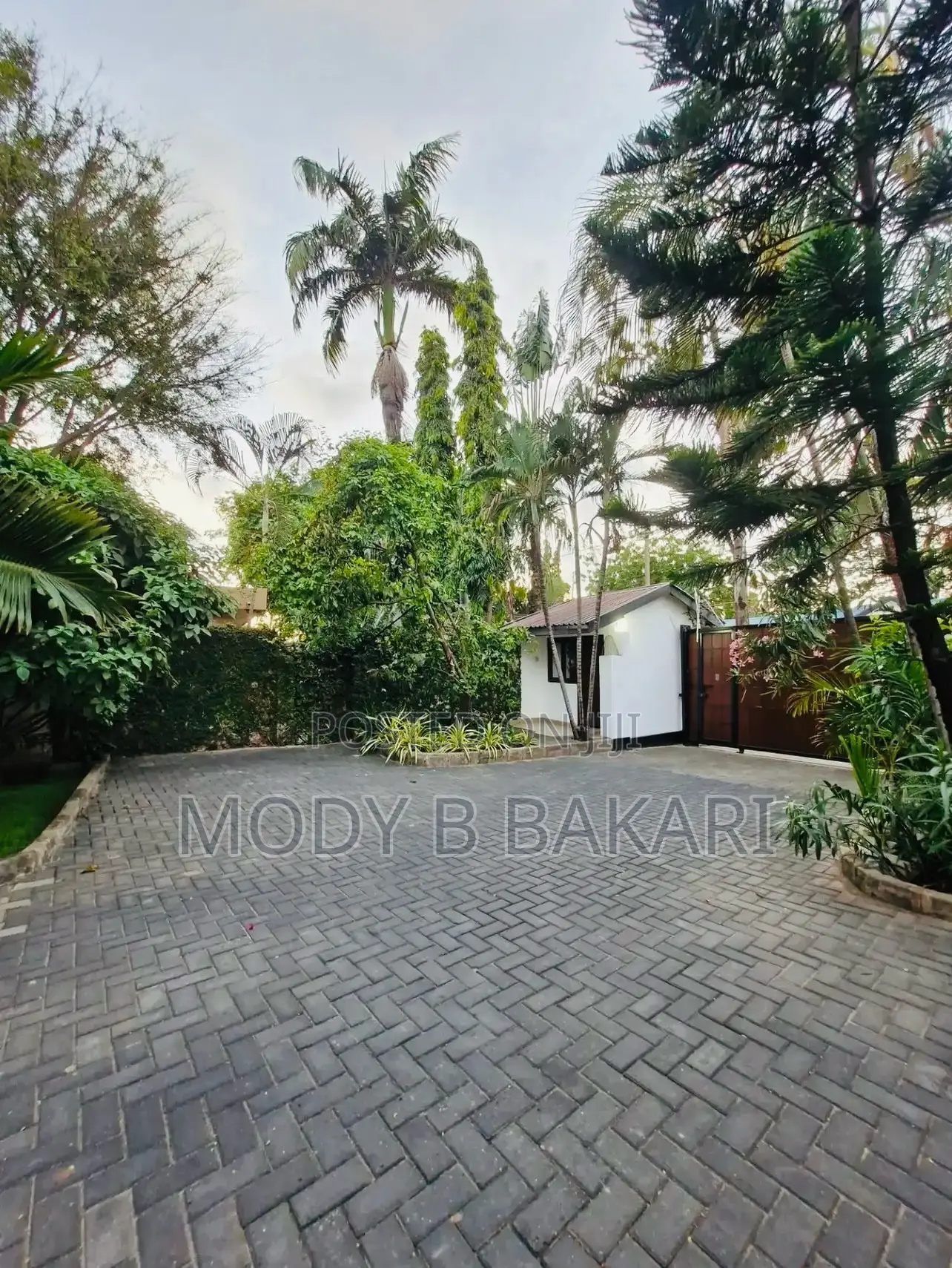 5bdrm House in Mikocheni for sale