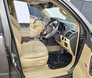 Toyota Land Cruiser Prado 2017 Brown