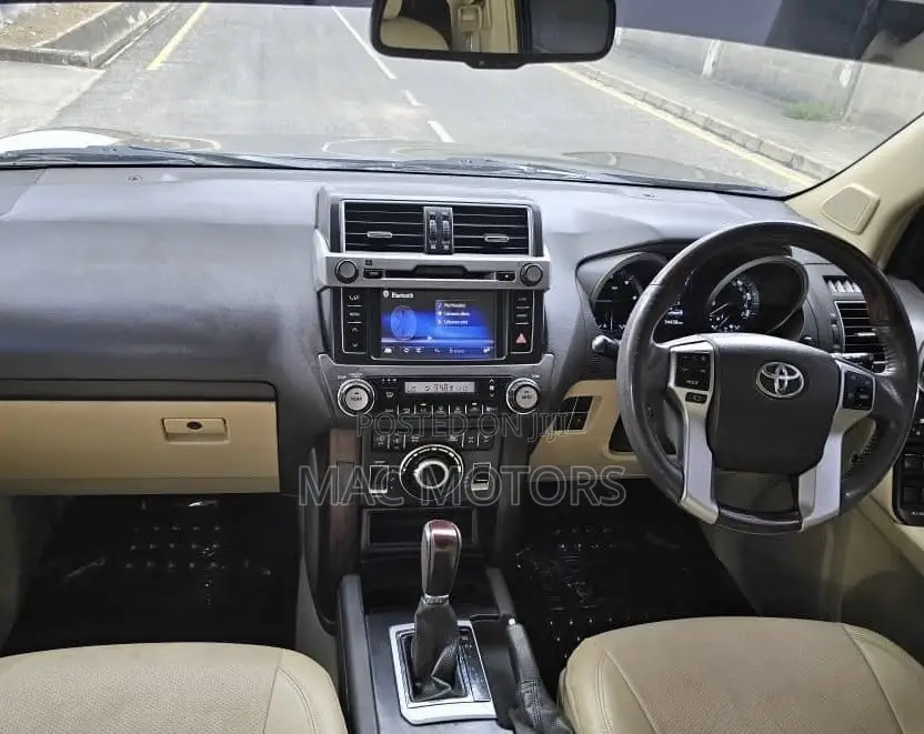 Toyota Land Cruiser Prado 2017 Brown