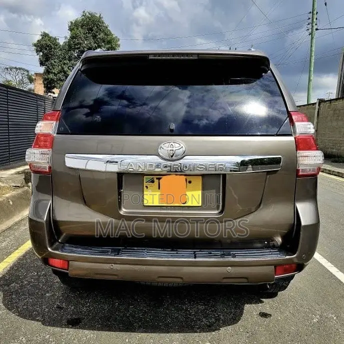 Toyota Land Cruiser Prado 2017 Brown