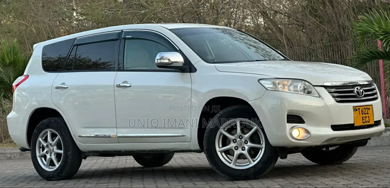 Toyota Vanguard 2009 White