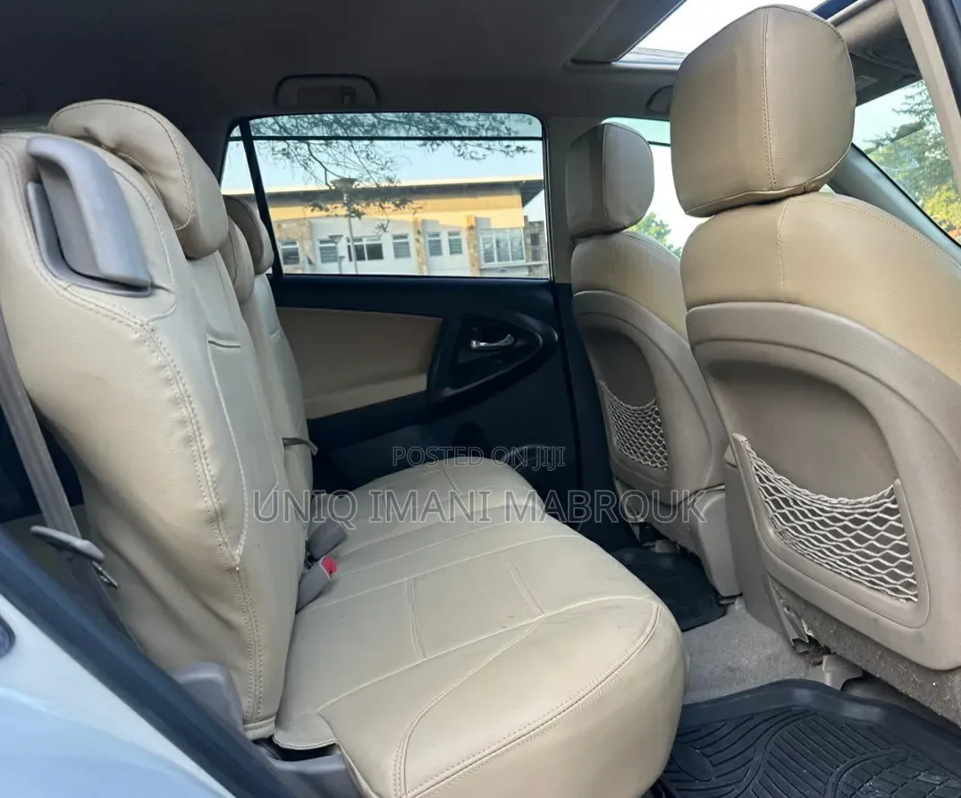 Toyota Vanguard 2009 White