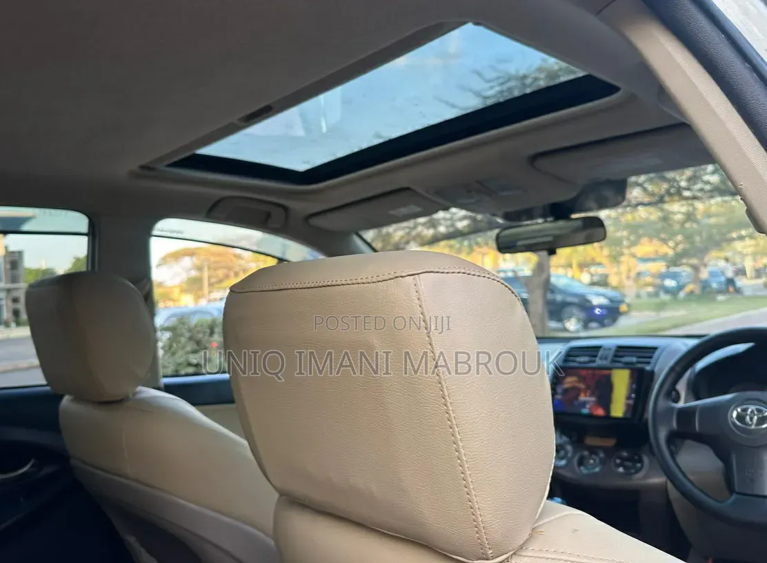 Toyota Vanguard 2009 White