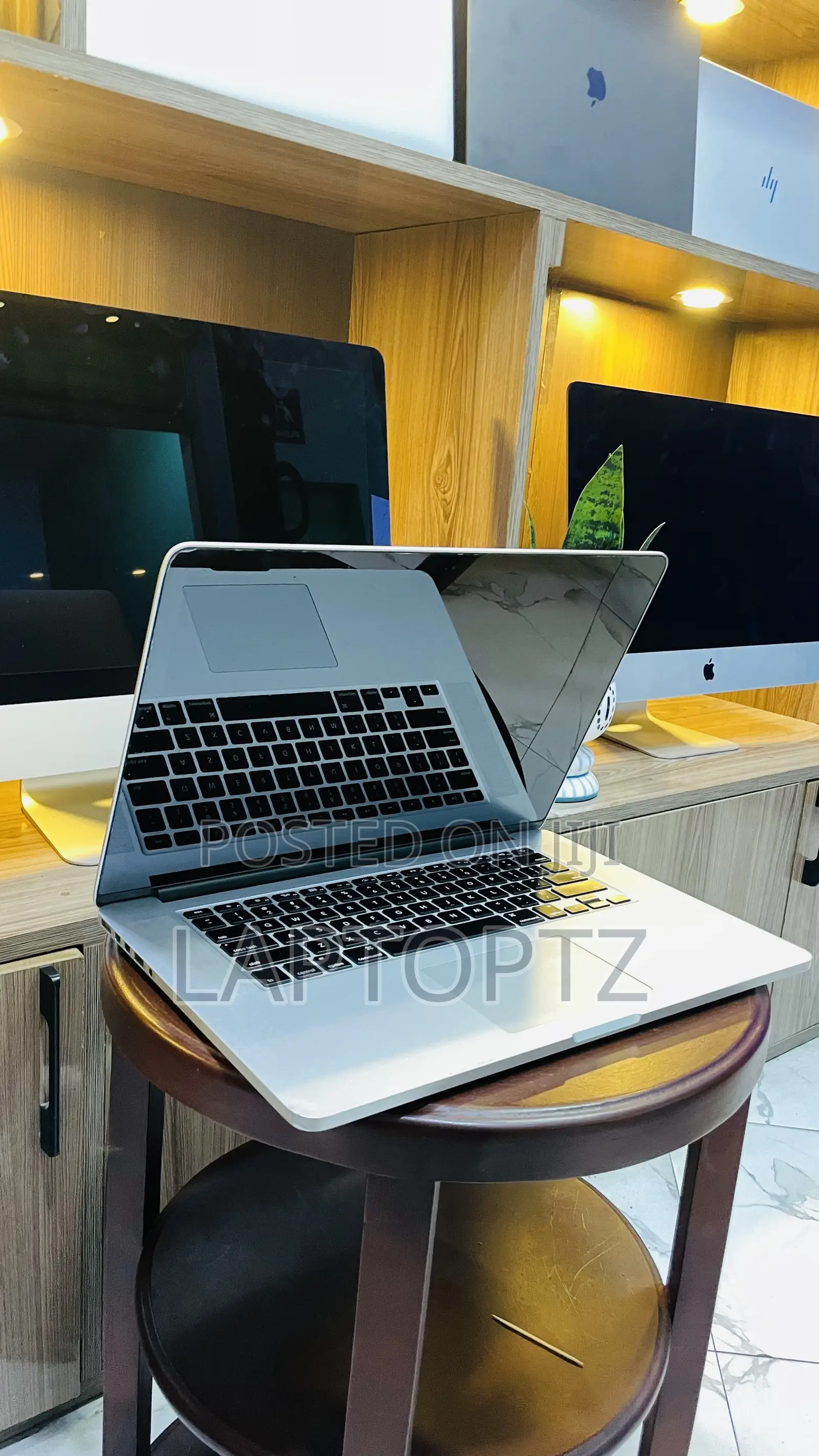 Laptop Apple MacBook Pro 2015 16GB Intel Core i7 SSD 512GB