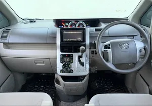 Toyota Noah 2010 Blue