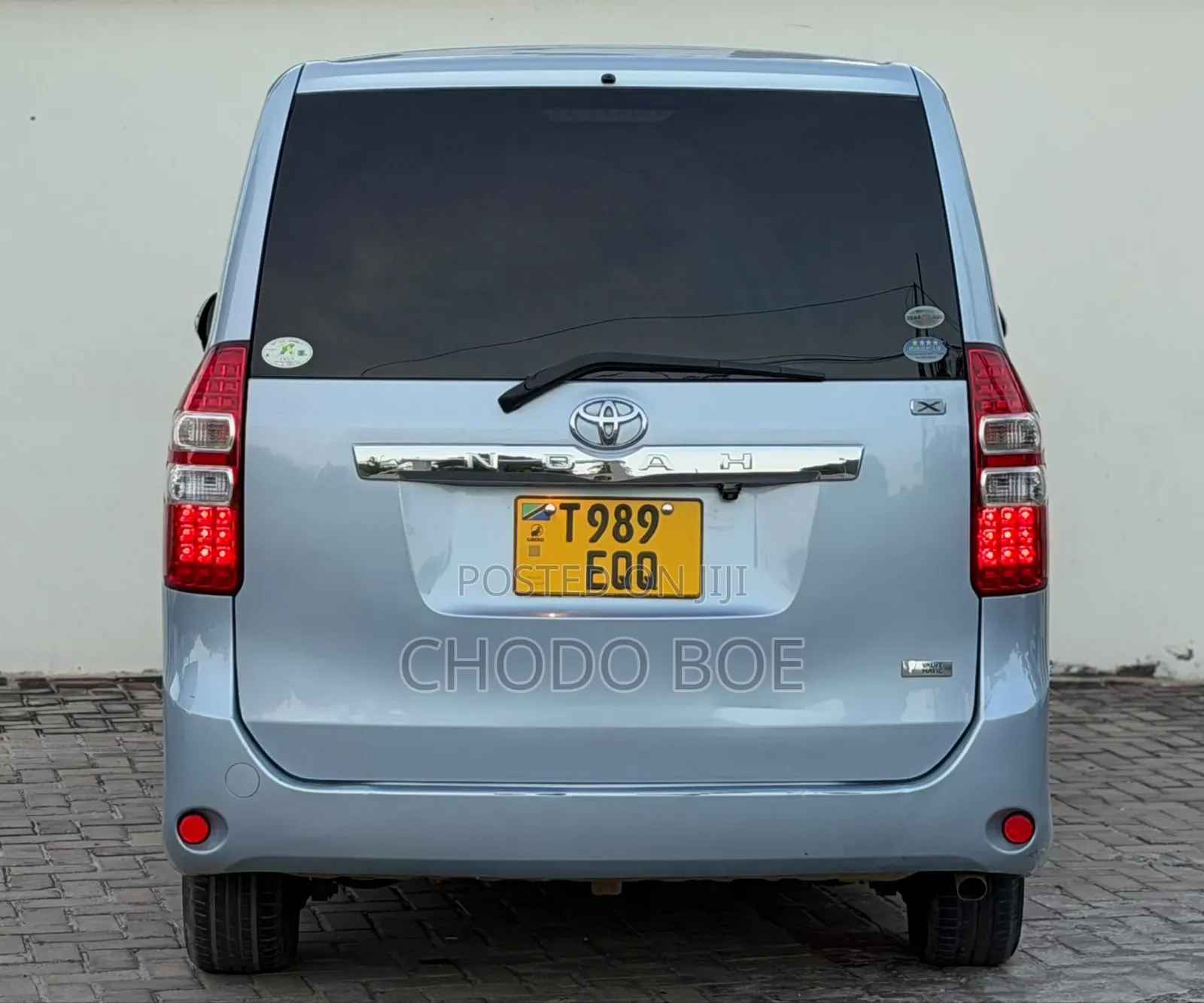 Toyota Noah 2010 Blue