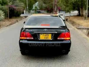 Toyota Crown Royale 2005 Black