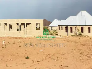 Jumla Ya Viwanja Vitano (5) Vinauzwa