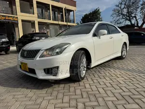 Toyota Crown 2012 White