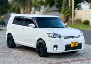 Toyota Corolla Rumion 2011 White