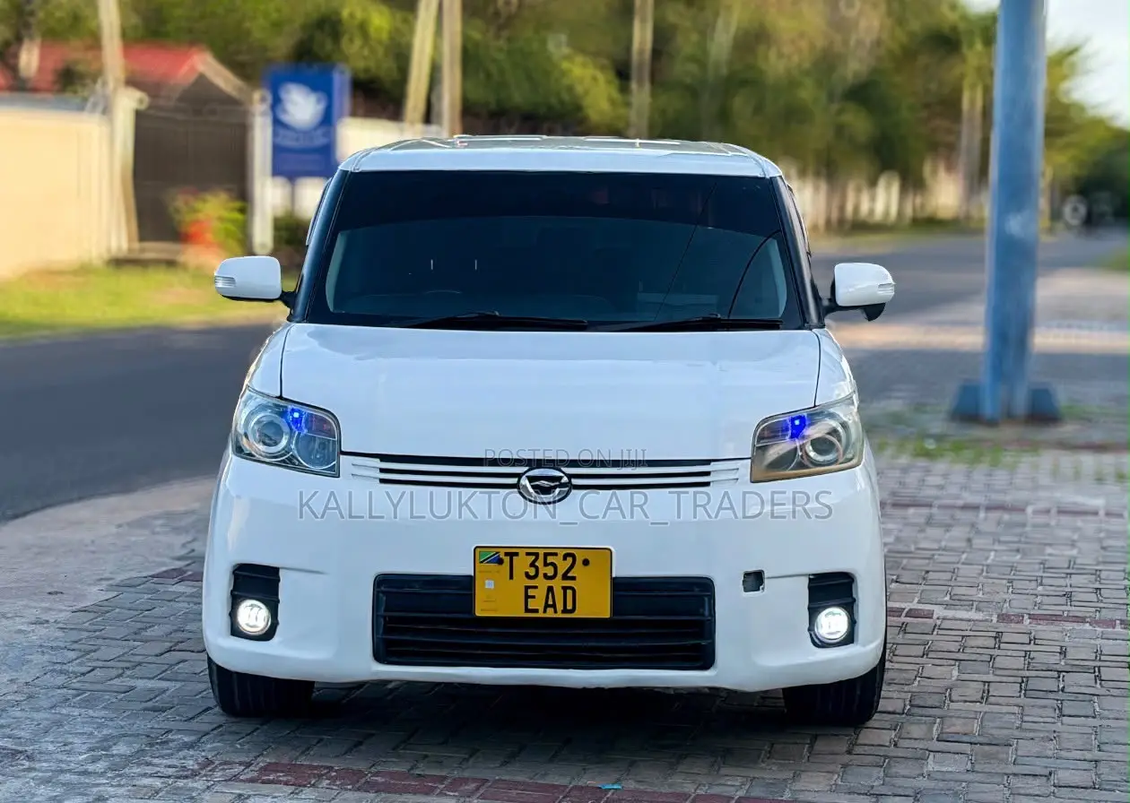 Toyota Corolla Rumion 2011 White