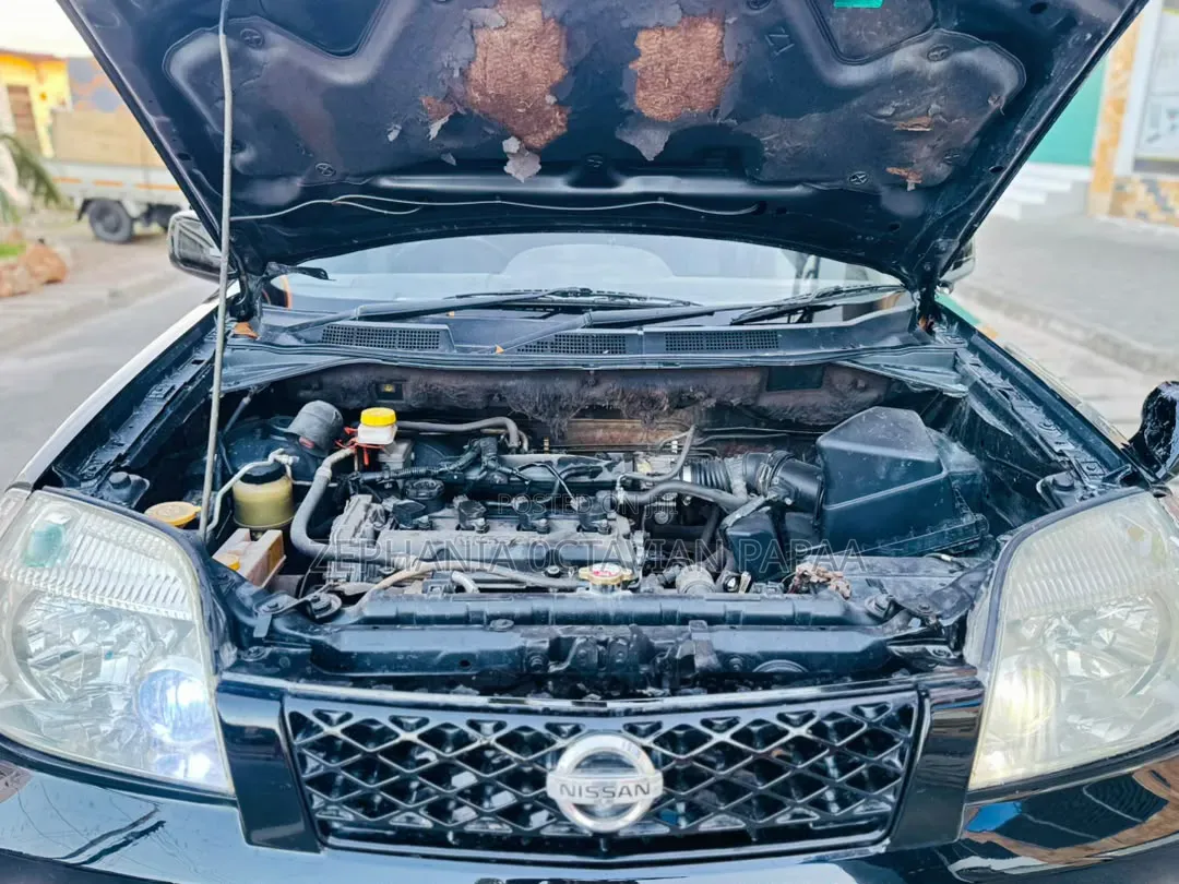 Nissan X-Trail 2004 Black
