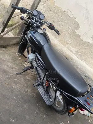Bajaj Boxer 125 2023