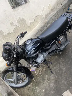 Bajaj Boxer 125 2023