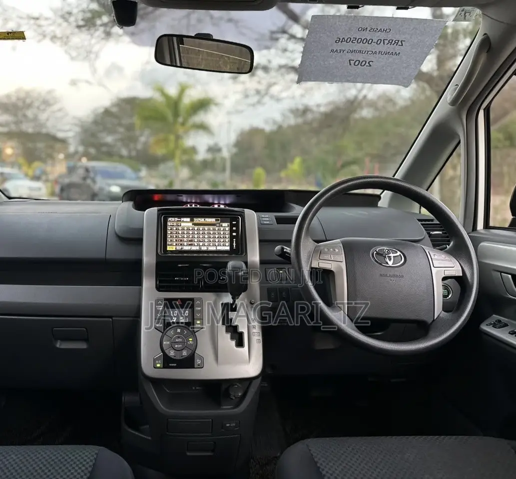 Toyota Noah 2008 White