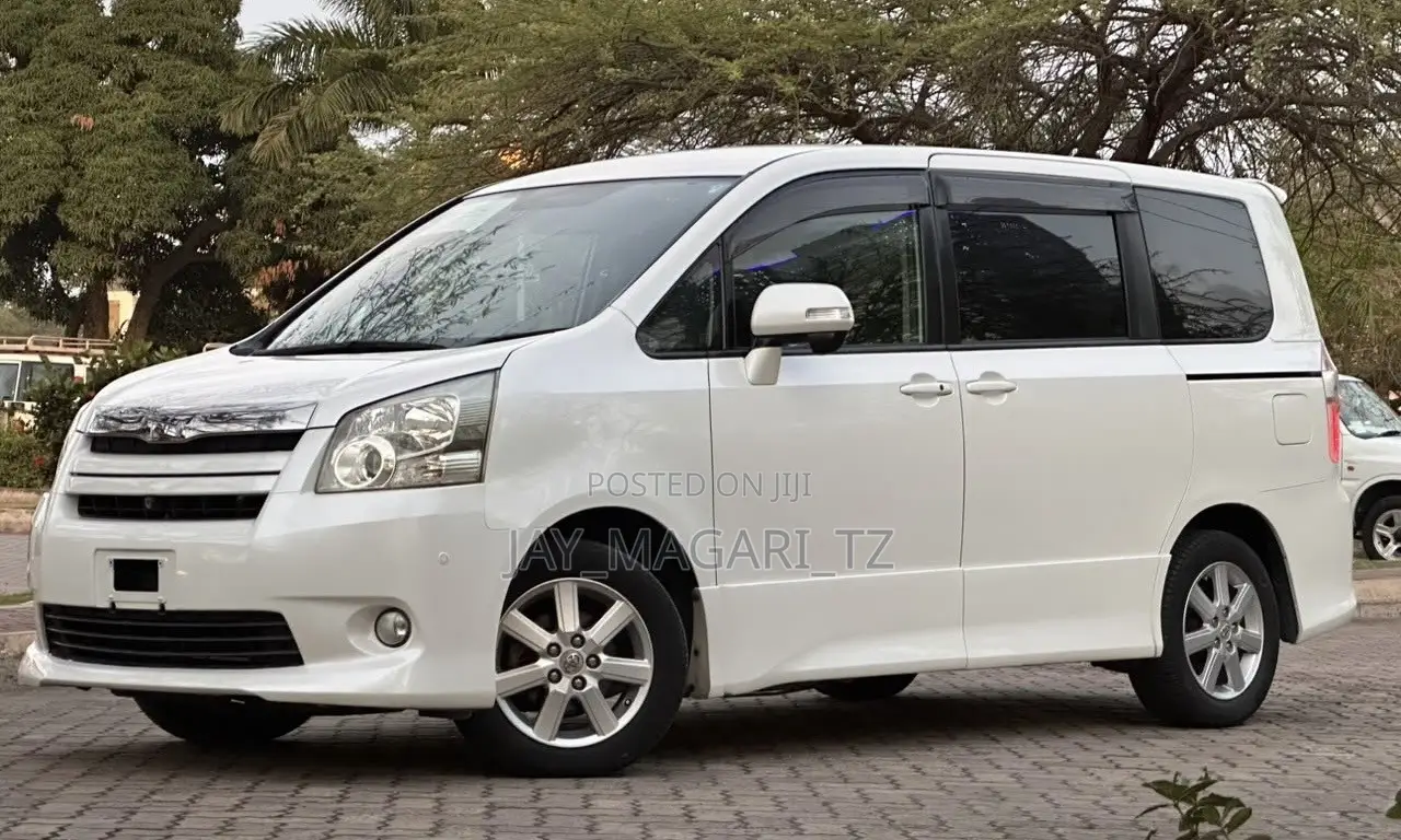 Toyota Noah 2008 White