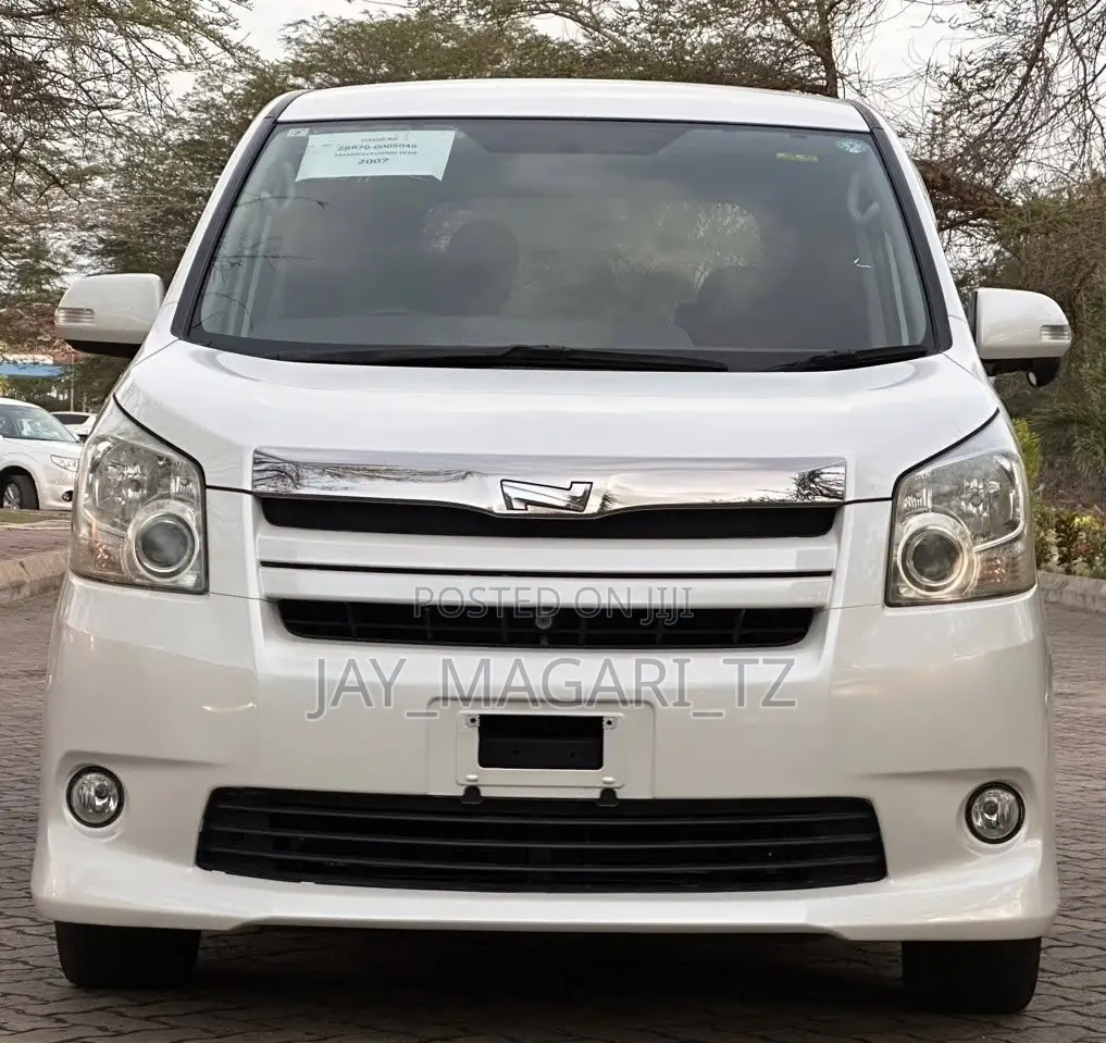 Toyota Noah 2008 White