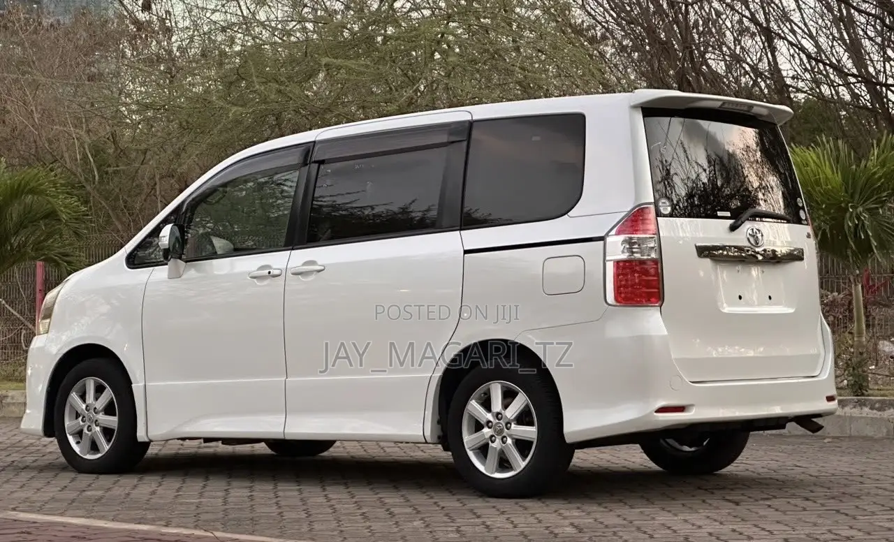 Toyota Noah 2008 White