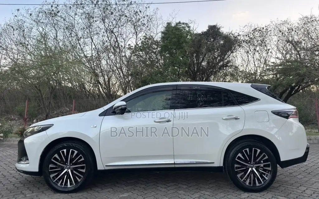 Toyota Harrier 2.0 2015 Pearl