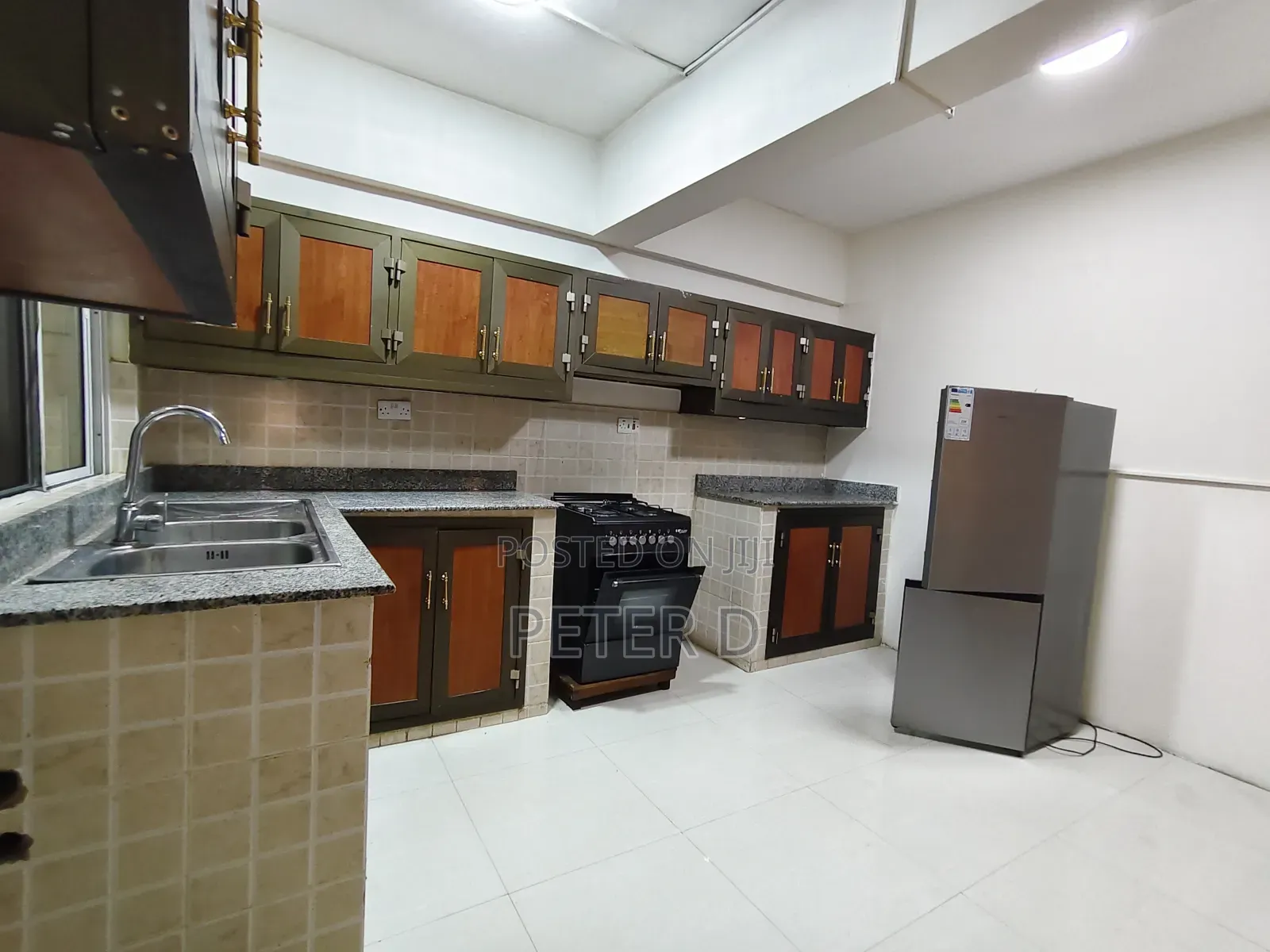 Furnished 4bdrm Apartment in Upanga West for rent