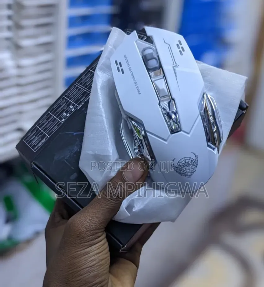 ​Professional FPS Shooter Gaming Mouse (White/Chrome)