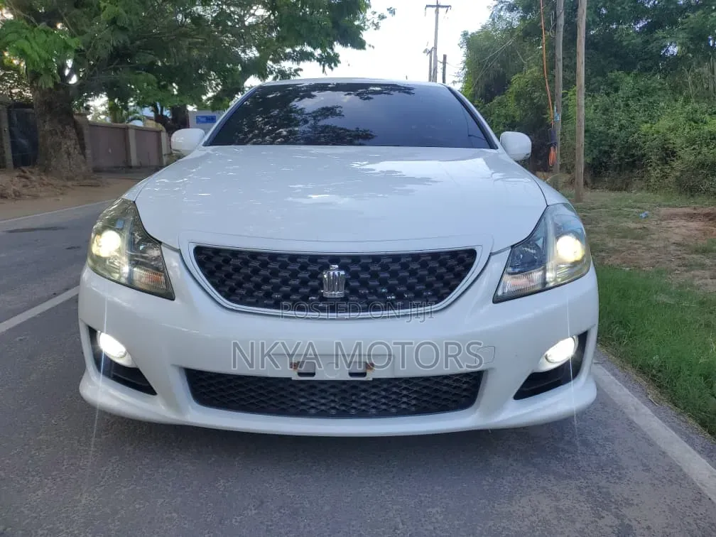 Toyota Crown 2008 Pearl