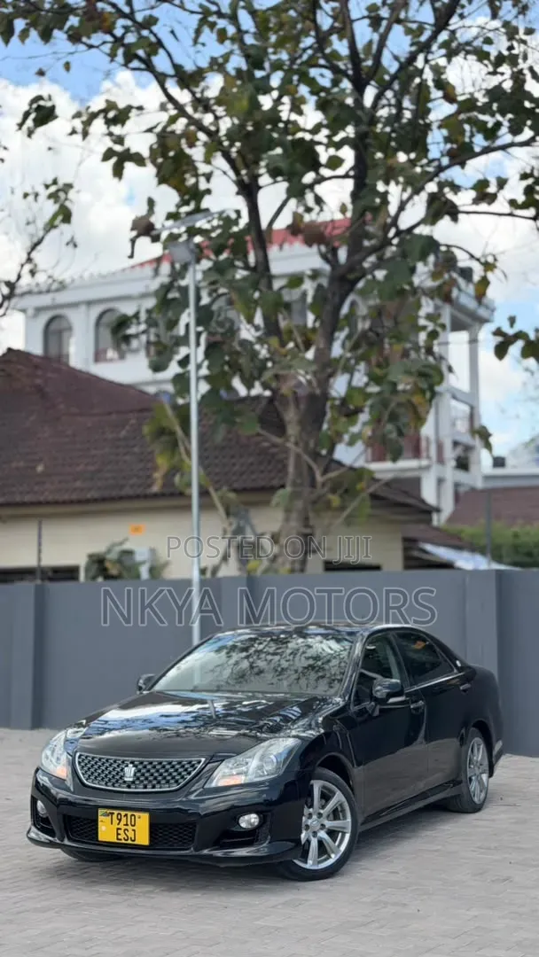 Toyota Crown 2009 Black