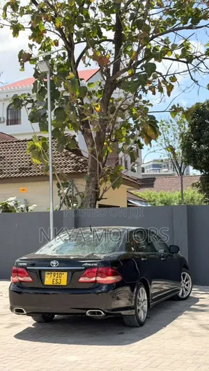 Toyota Crown 2009 Black