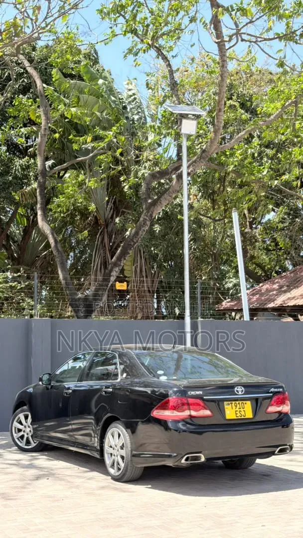Toyota Crown 2009 Black
