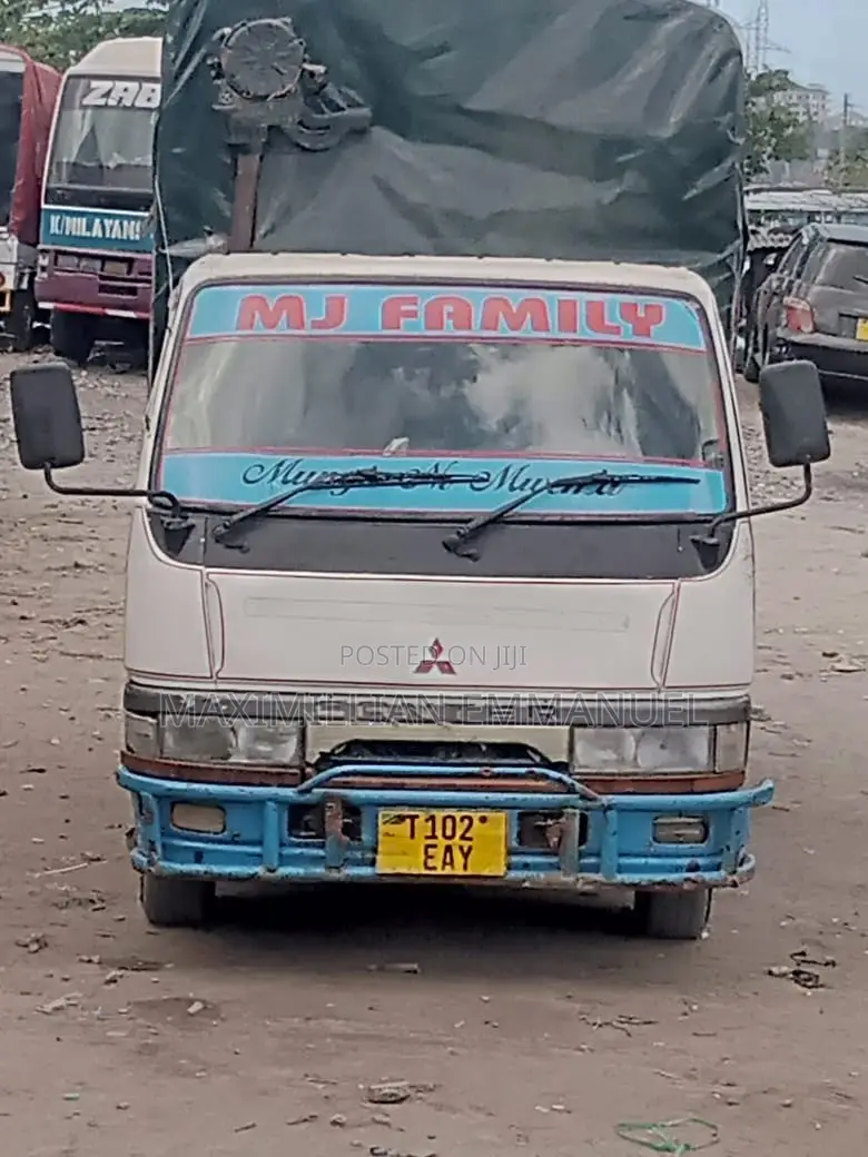 Mitsubishi Canter 2015 White