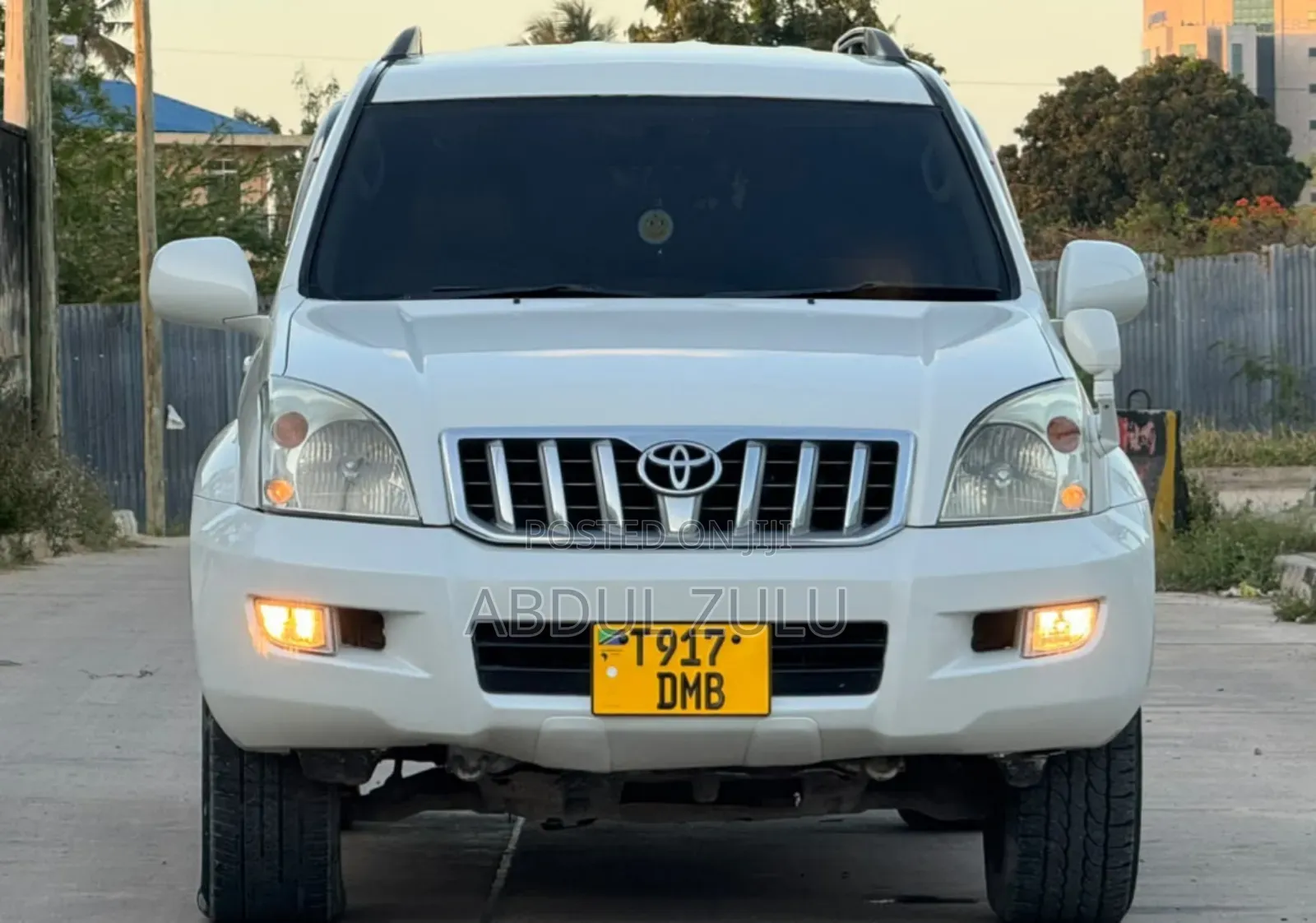 Toyota Land Cruiser 2005 White