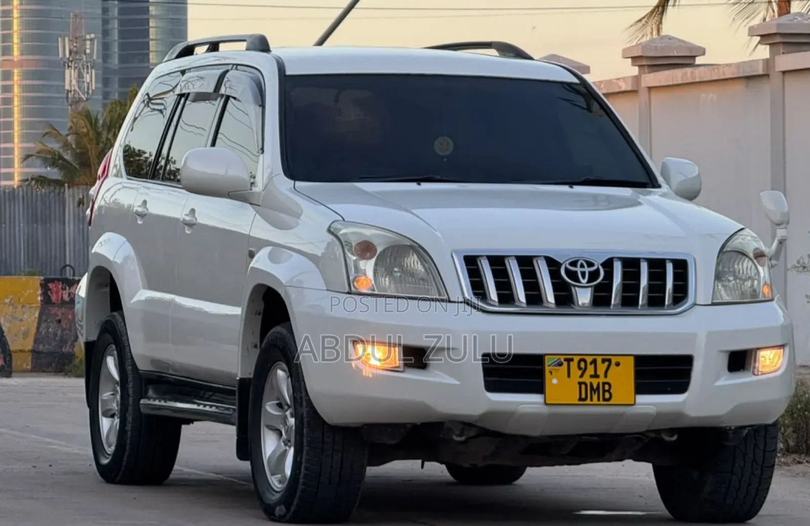 Toyota Land Cruiser 2005 White