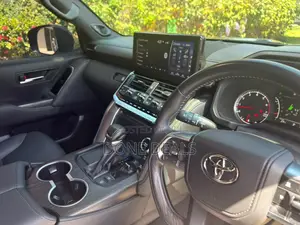 Toyota Land Cruiser 2024 Gray