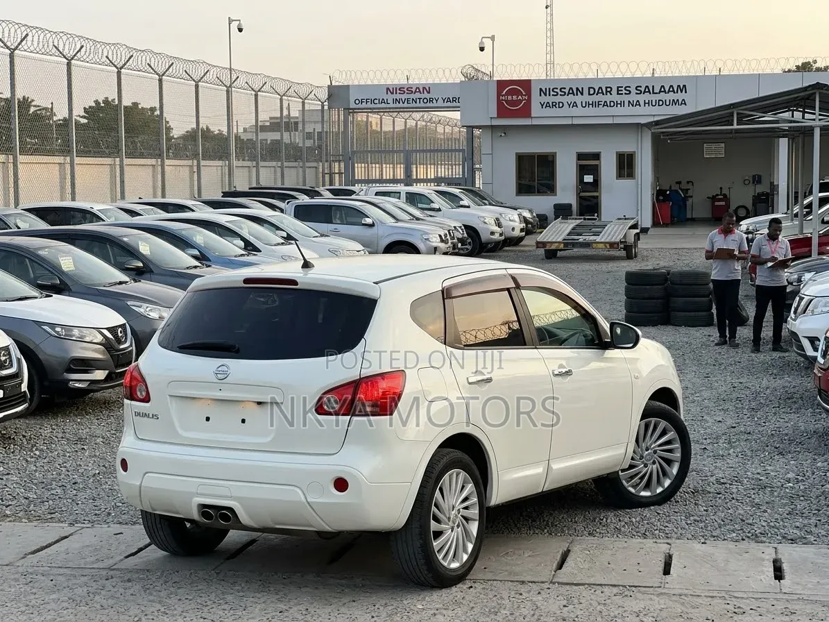 Nissan Dualis 2012 White
