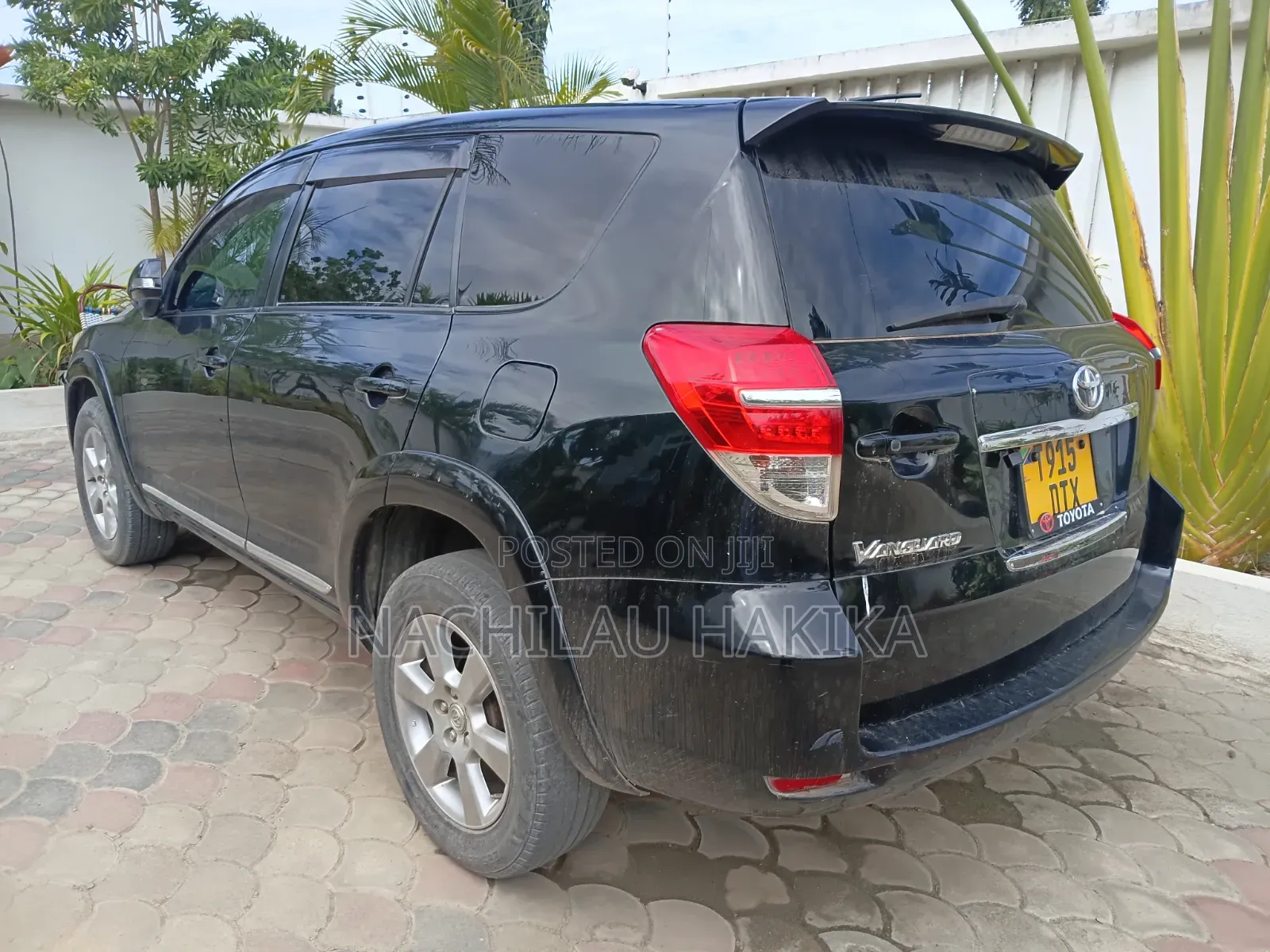 Toyota Vanguard 2011 Black