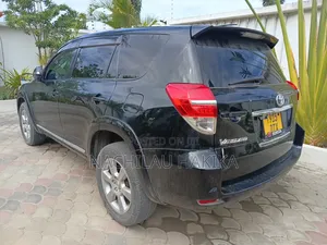 Toyota Vanguard 2011 Black