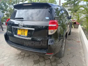 Toyota Vanguard 2011 Black