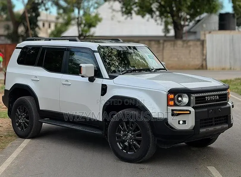 Toyota Land Cruiser Prado 2.8 2025 Off white