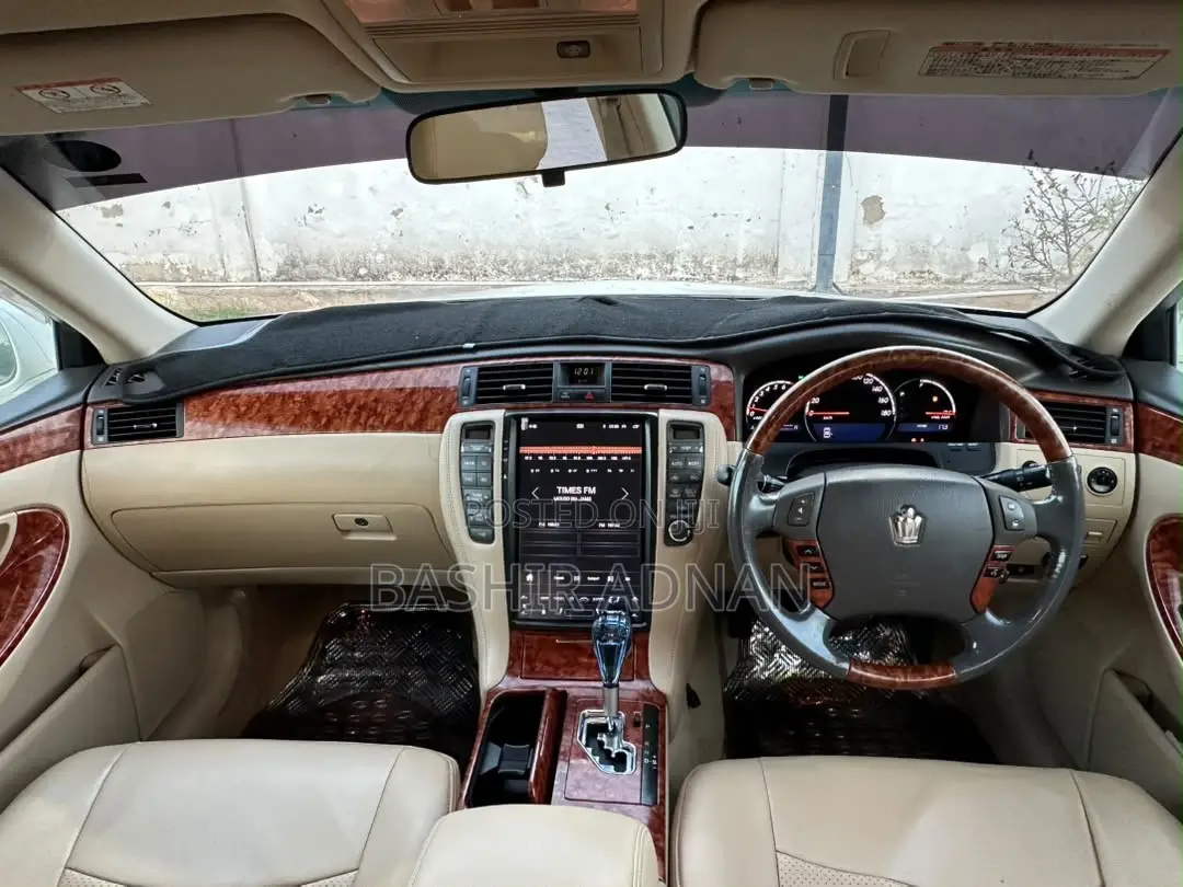 Toyota Crown 2009 Pearl