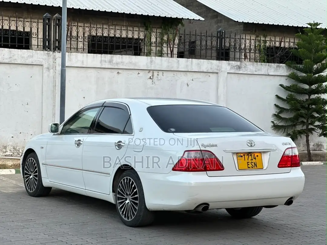 Toyota Crown 2009 Pearl