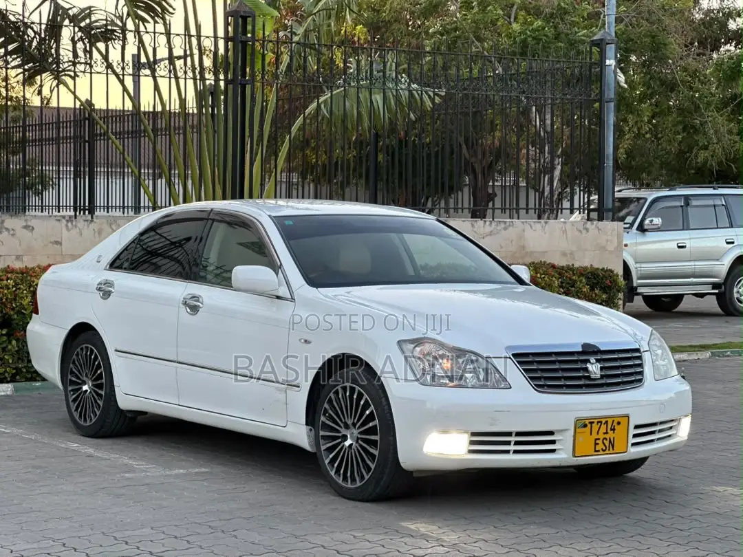 Toyota Crown 2009 Pearl