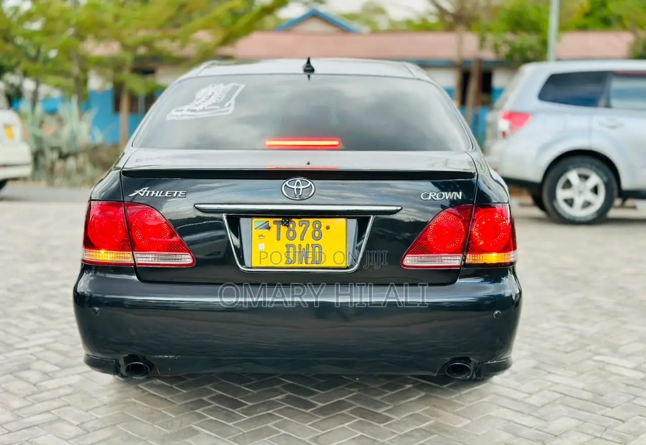 Toyota Crown 2004 Black