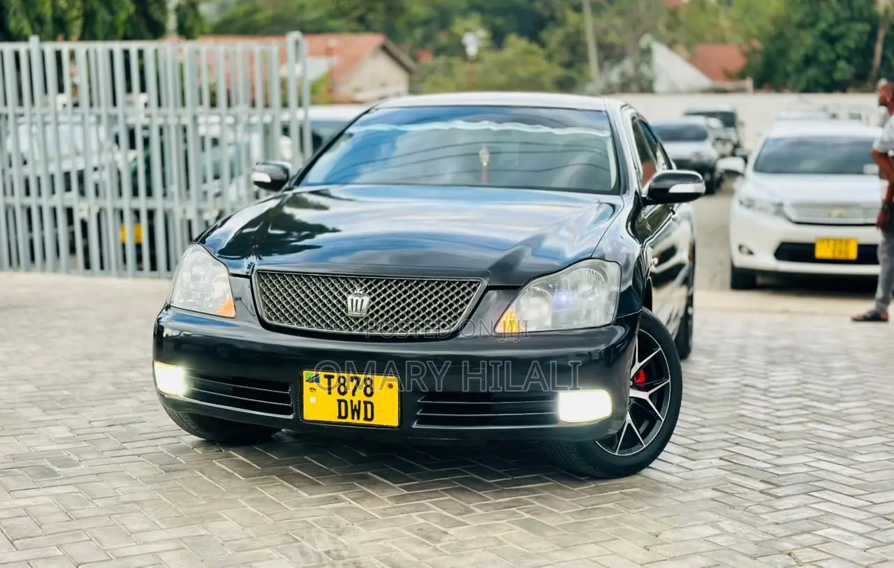 Toyota Crown 2004 Black