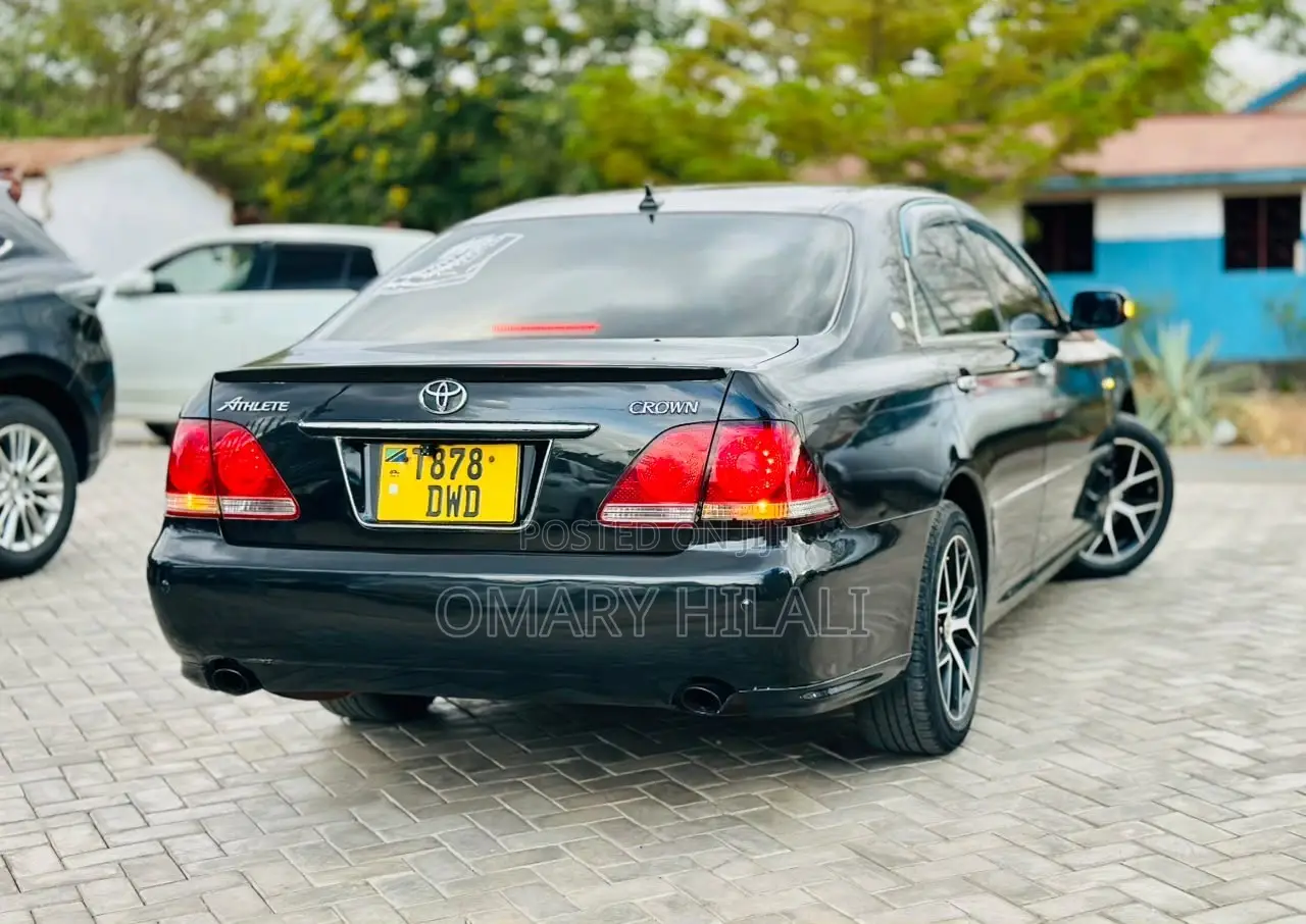Toyota Crown 2004 Black