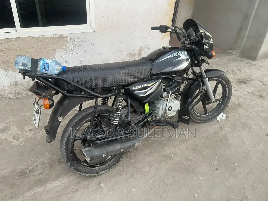 Bajaj Boxer 125 2025 Black