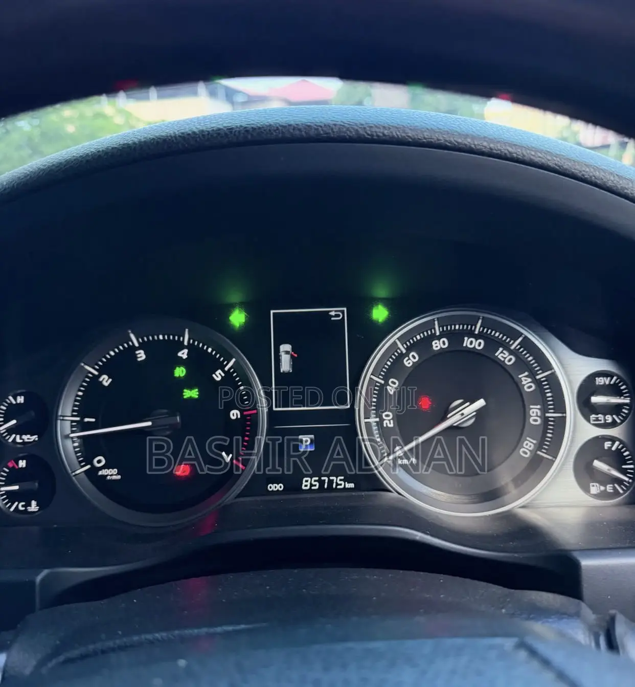 Toyota Land Cruiser 4.6 V8 AX 2017 Black