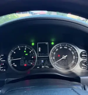 Toyota Land Cruiser 4.6 V8 AX 2017 Black