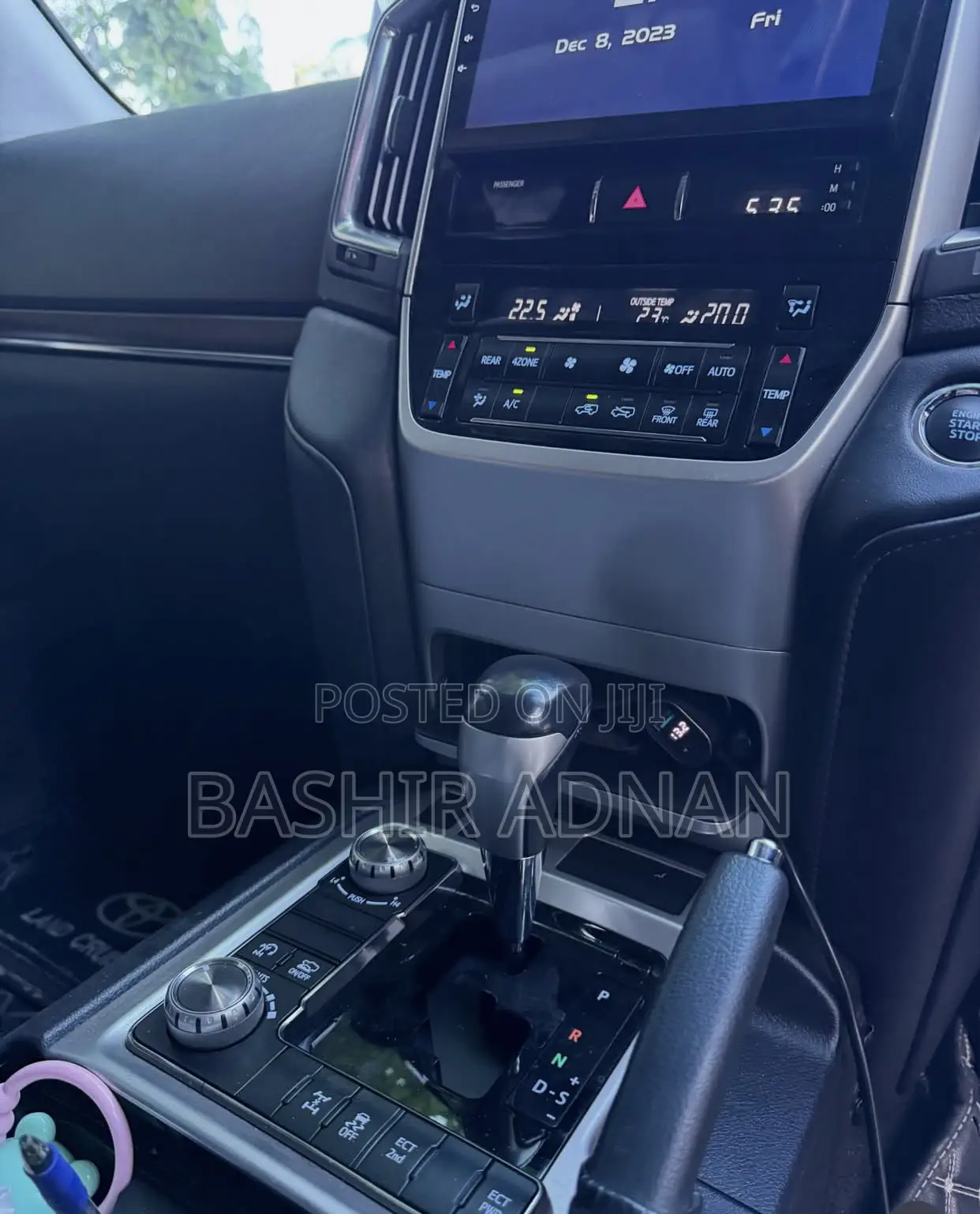 Toyota Land Cruiser 4.6 V8 AX 2017 Black
