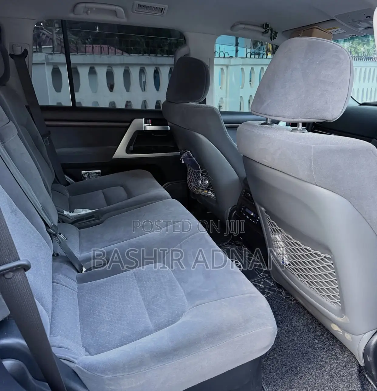 Toyota Land Cruiser 4.6 V8 AX 2017 Black